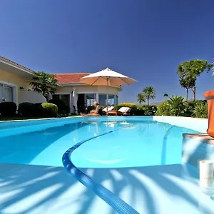 somerset-sights-bb.hotels-capetown.com/